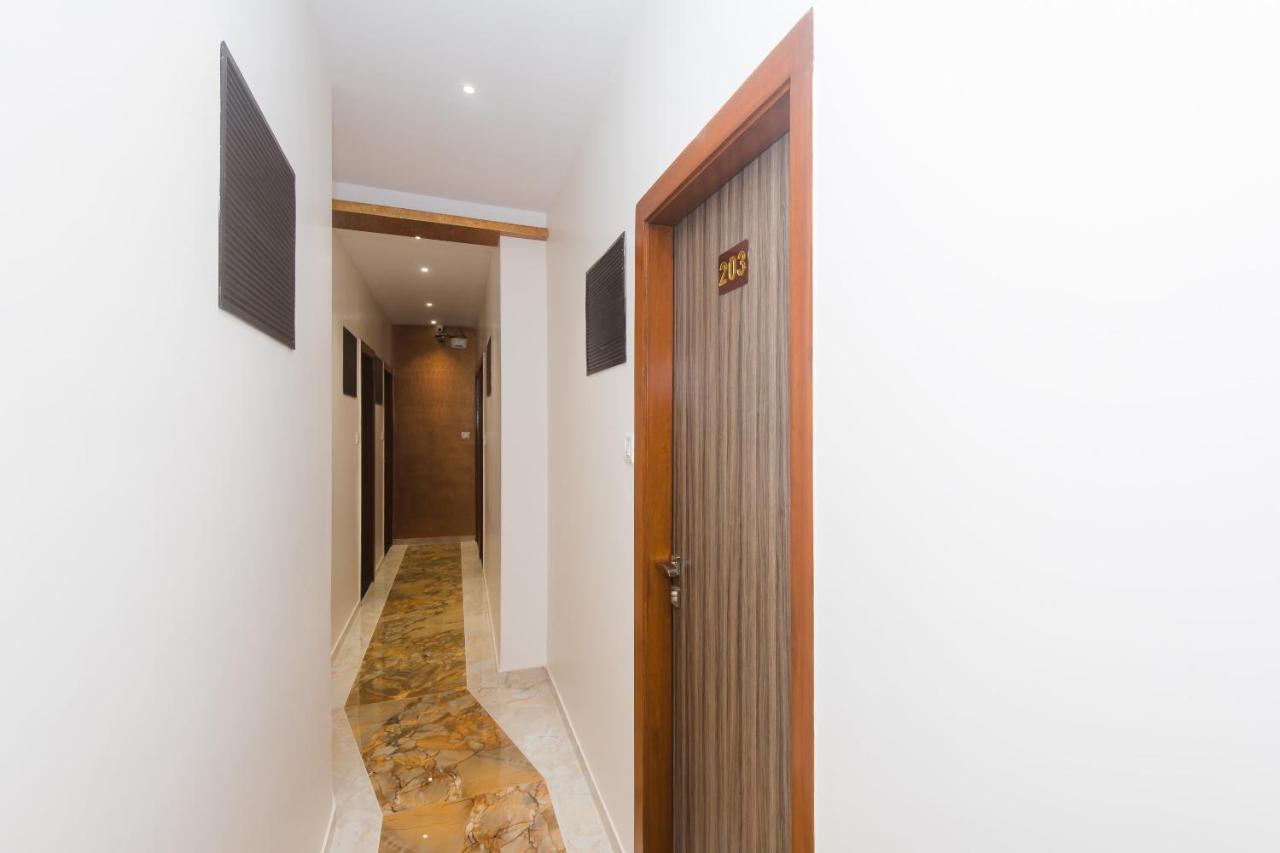 Oyo 14056 Golden Arch Hotel Mumbai Bagian luar foto